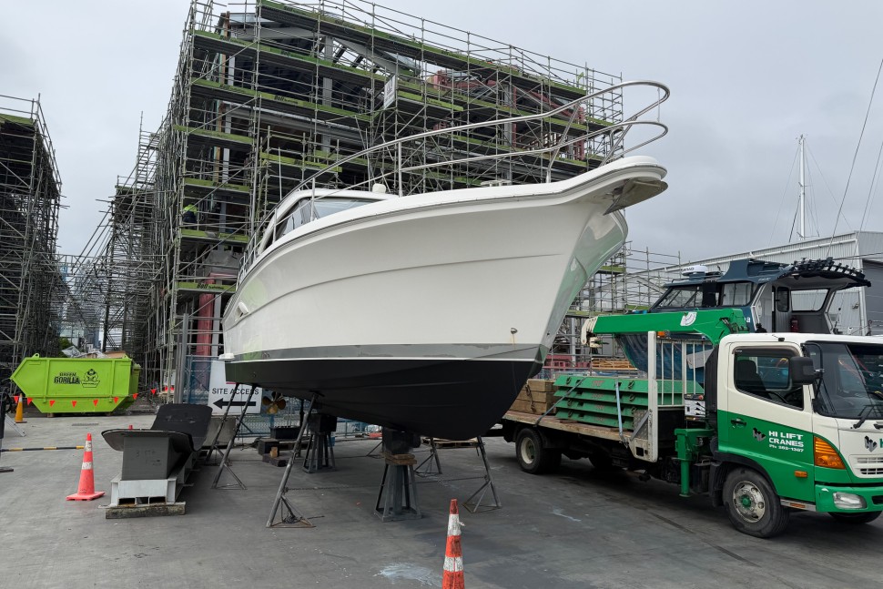 Riviera 3600 021 out of water 2