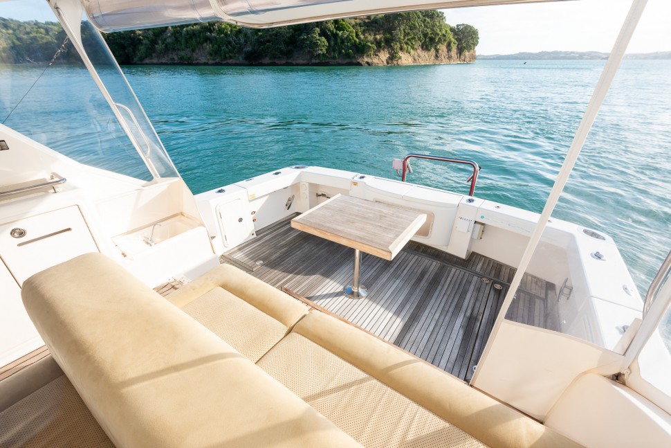 Riviera 43 Offshore 10 Cockpit Aft