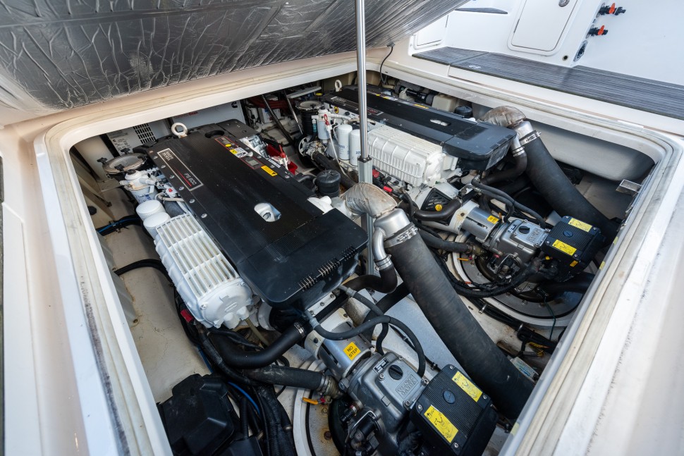 Riviera 43 Offshore 18 Engine Bay