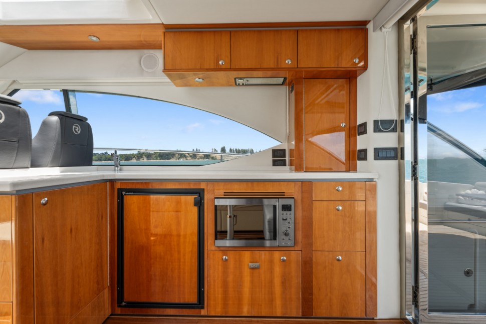 Riviera 4700 10 Galley