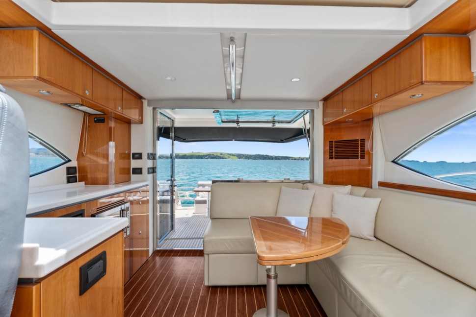 Riviera 4700 13 Saloon