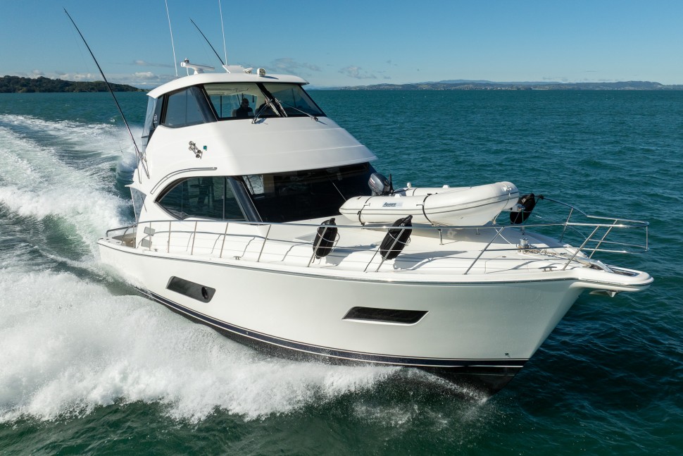 2018 | Riviera 52 Enclosed Flybridge image