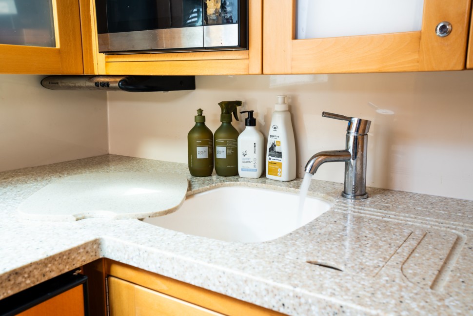 Riviera M400 Ne Kadar 13 Galley