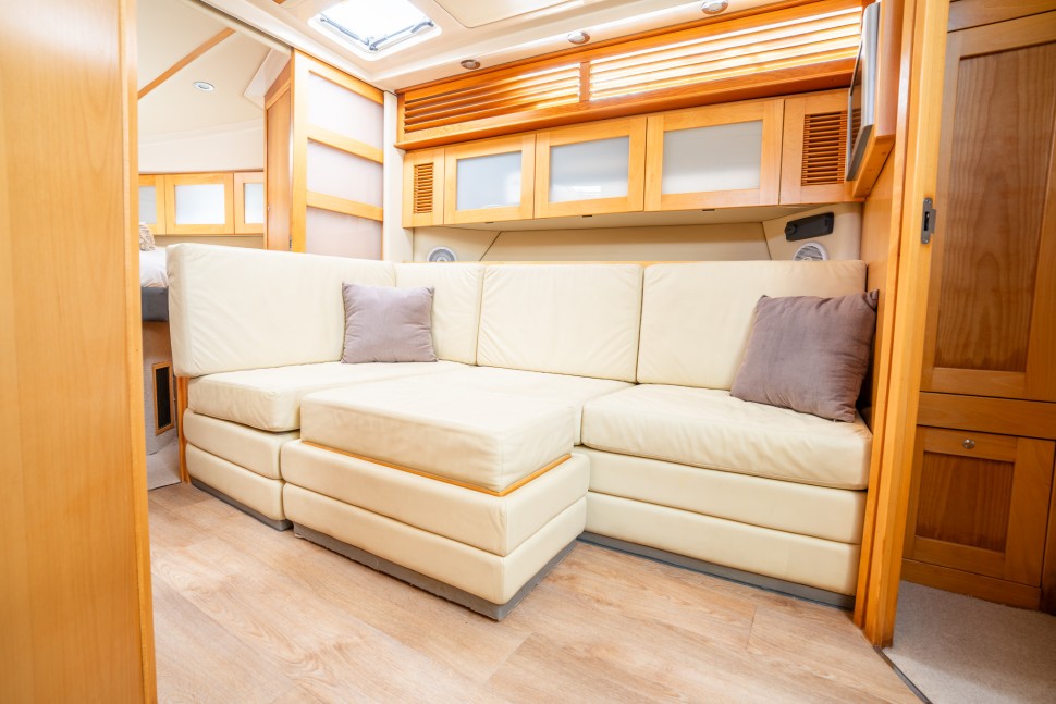 Riviera M400 Ne Kadar 14 Saloon