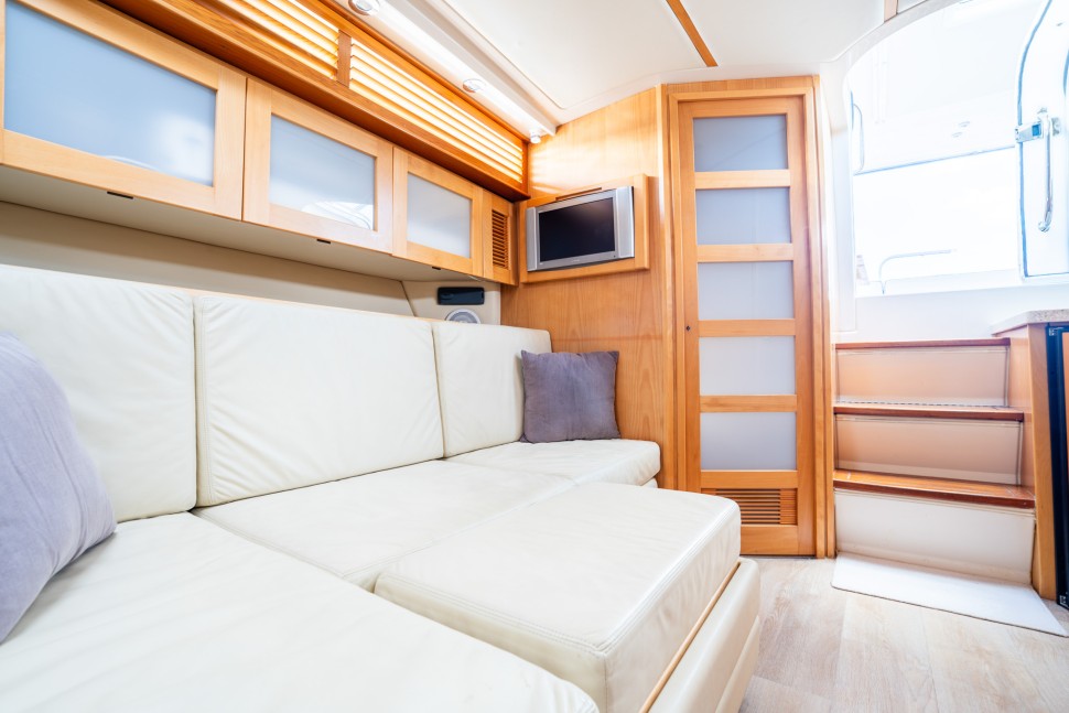 Riviera M400 Ne Kadar 15 Saloon