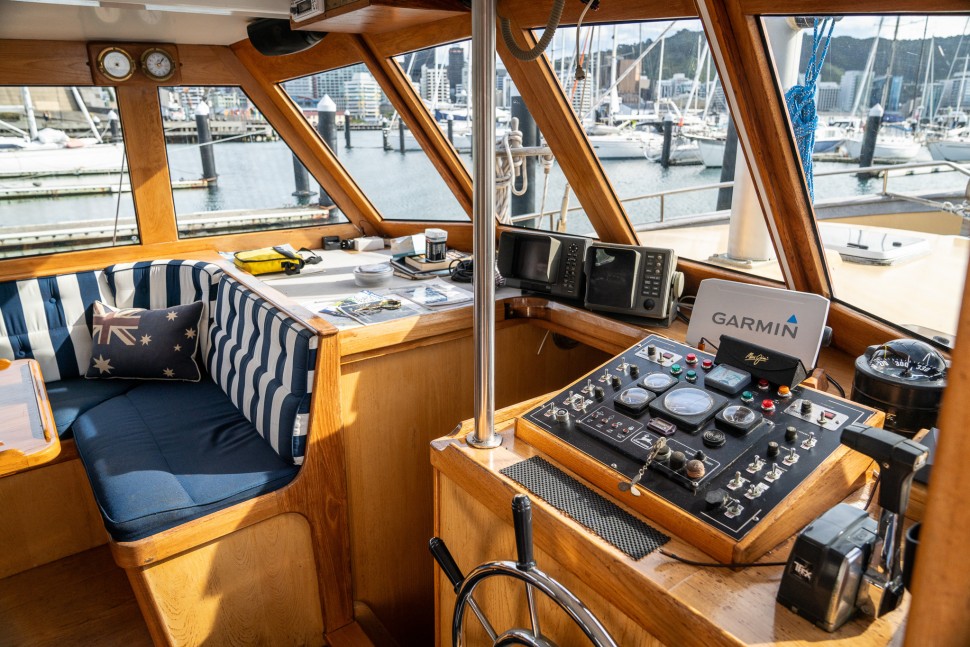 SALTHOUSE MOTOR SAILOR 12
