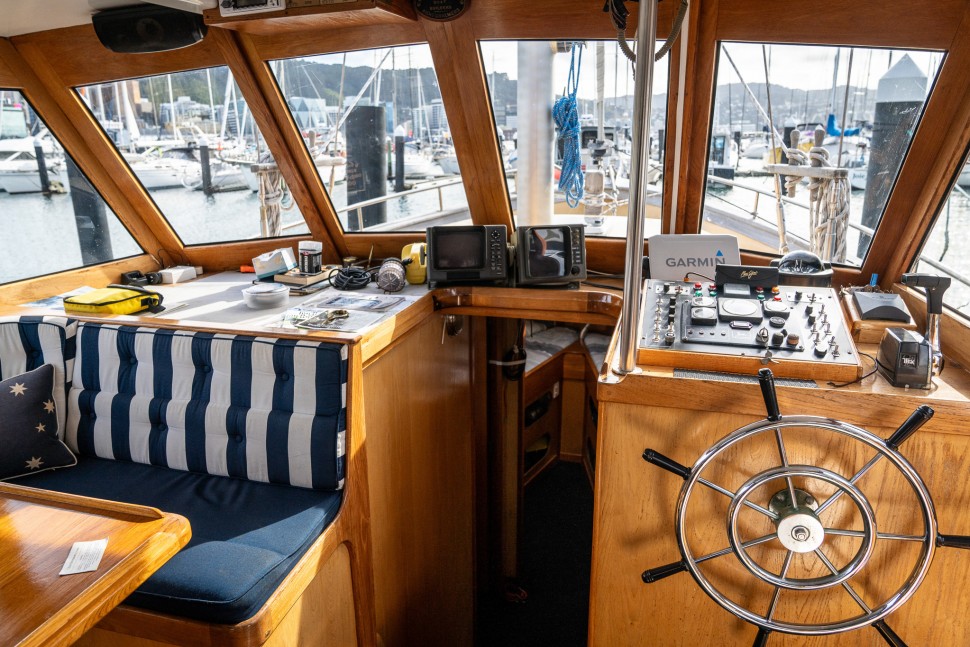 SALTHOUSE MOTOR SAILOR 13