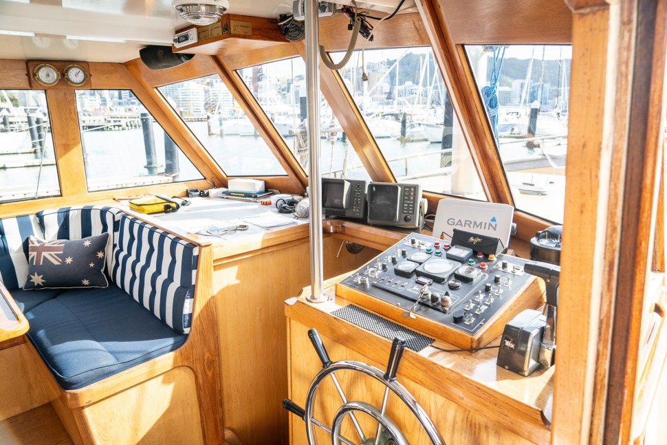 SALTHOUSE MOTOR SAILOR 18