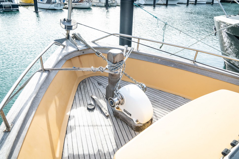 SALTHOUSE MOTOR SAILOR 19