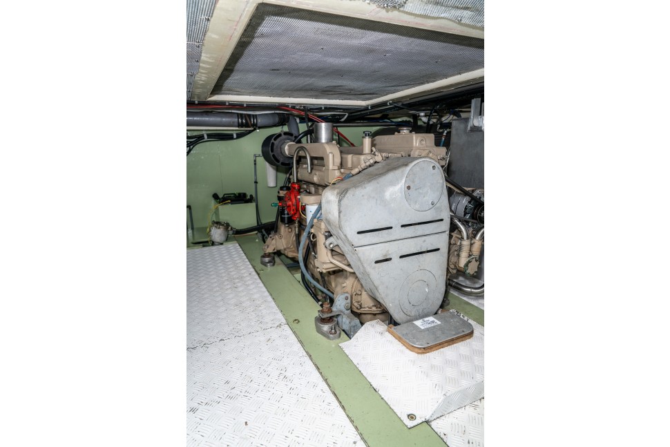 SALTHOUSE MOTOR SAILOR 21