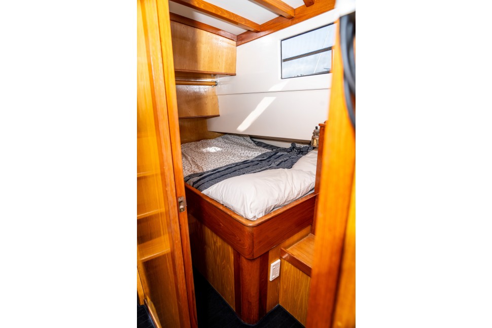 SALTHOUSE MOTOR SAILOR 22