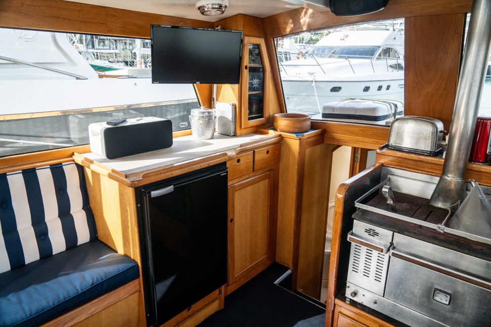 SALTHOUSE MOTOR SAILOR 9