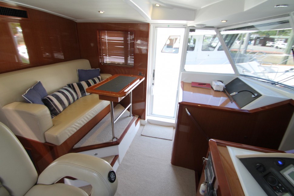 SWift trawler 9 saloon aft.jpg