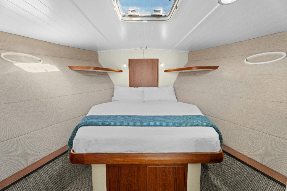 Salthouse 37 18 Master Cabin