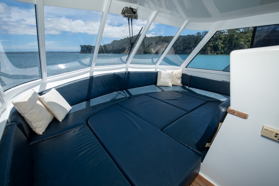 Salthouse 53 Westminster 11 Flybridge Seating