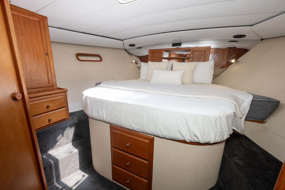 Salthouse 53 Westminster 15 Main Cabin