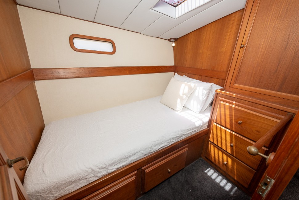Salthouse 53 Westminster 16 Starboard Cabin