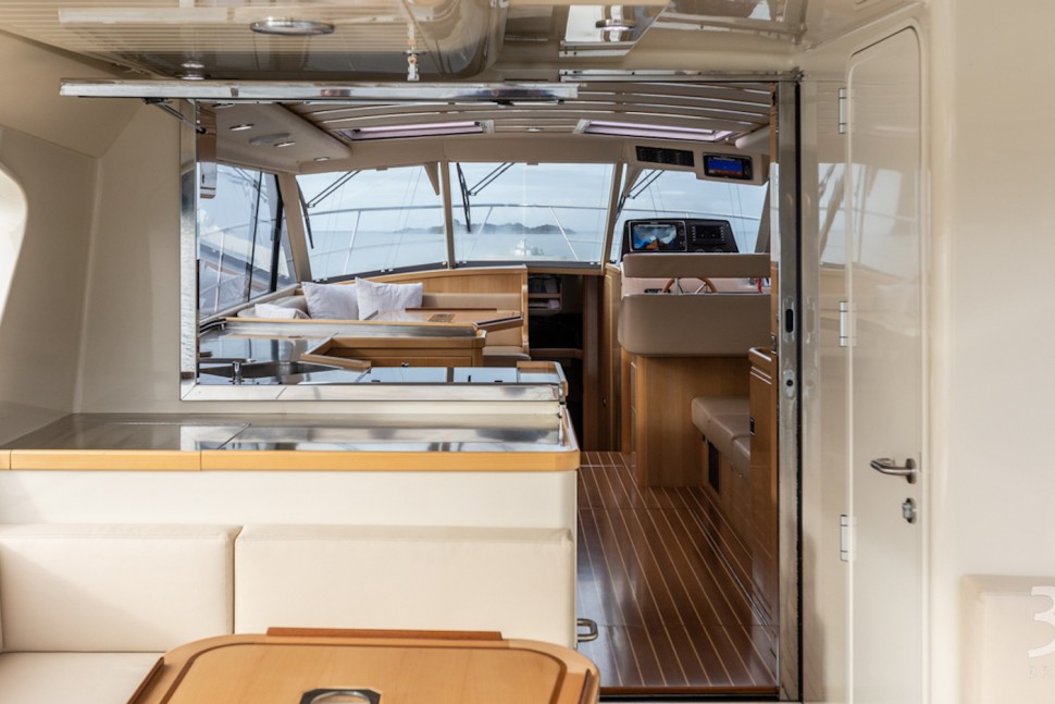 Salthouse Corsair 49 35