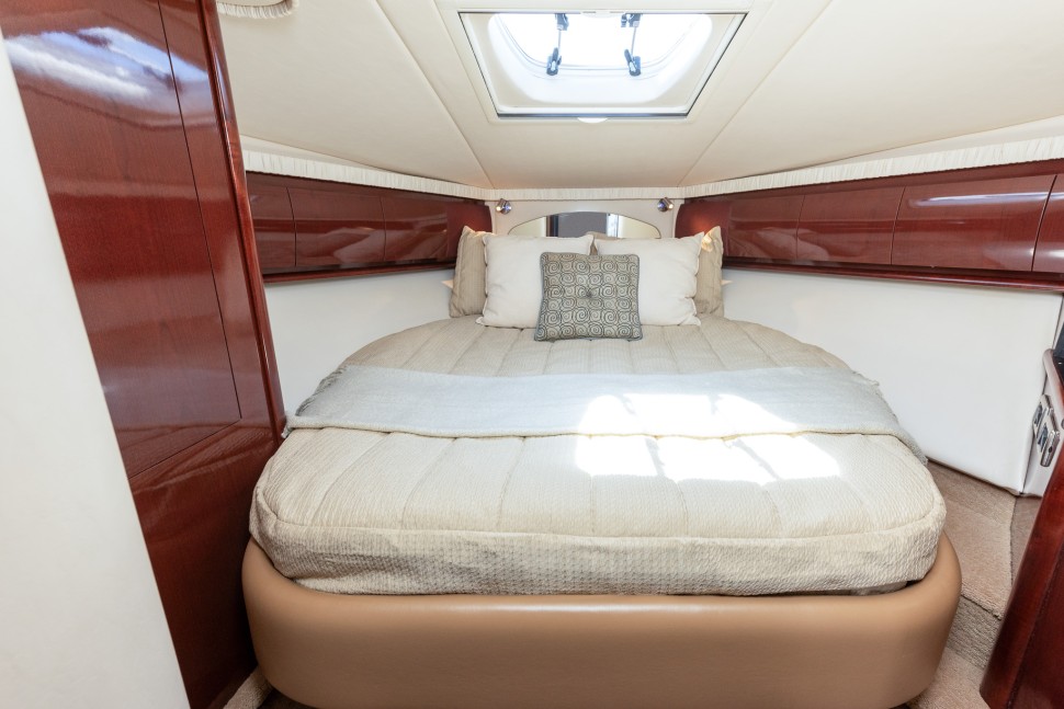Searay 44 15 Main Cabin