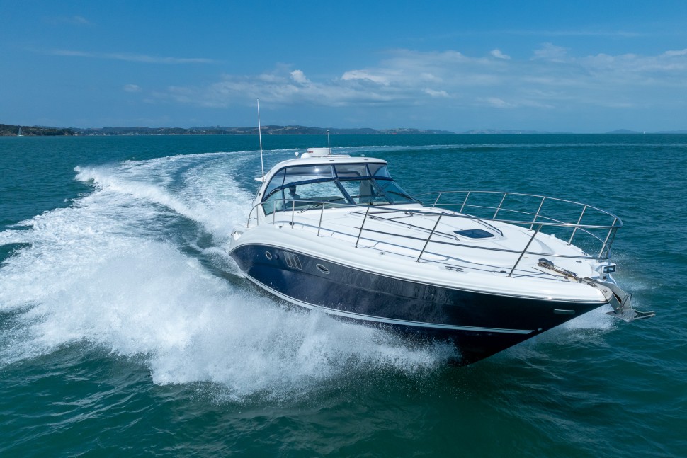 Searay 44 3 Starboard Bow