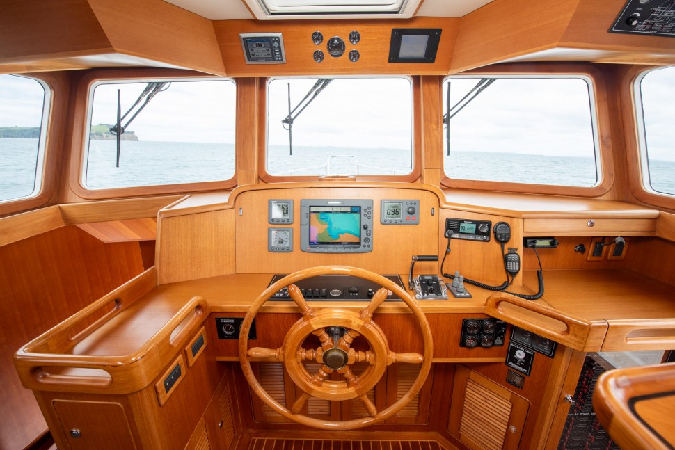 Selene 45 12 Pilothouse helm.jpg