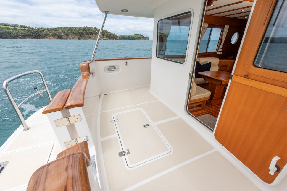 Selene 45 7 Cockpit port.jpg