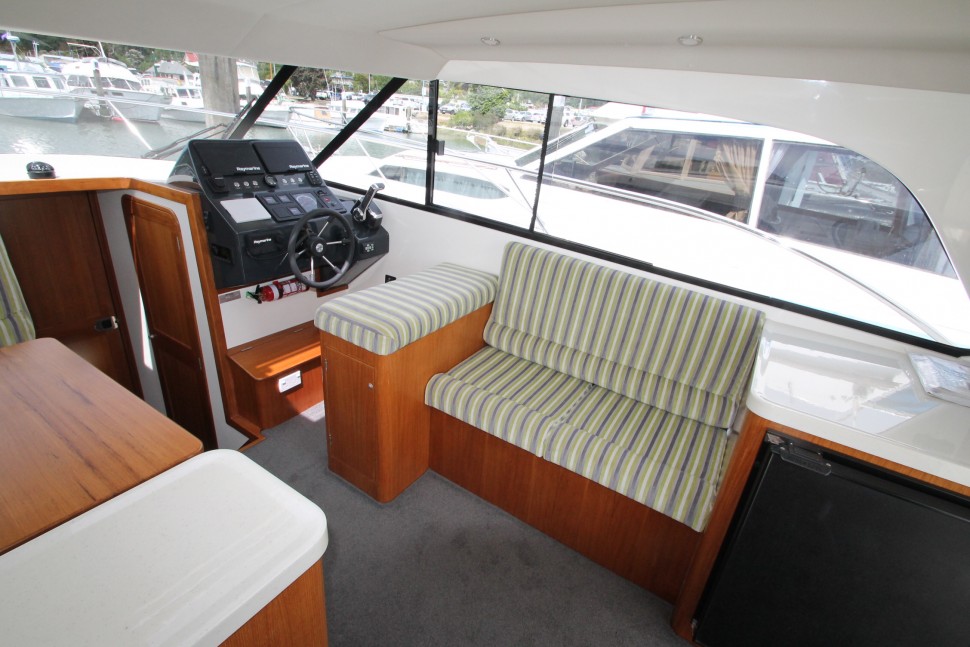 Superior 12 saloon stbd.jpg