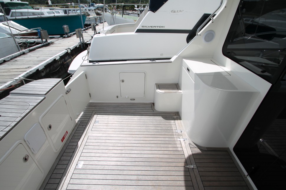 Superior 7 cockpit port.jpg