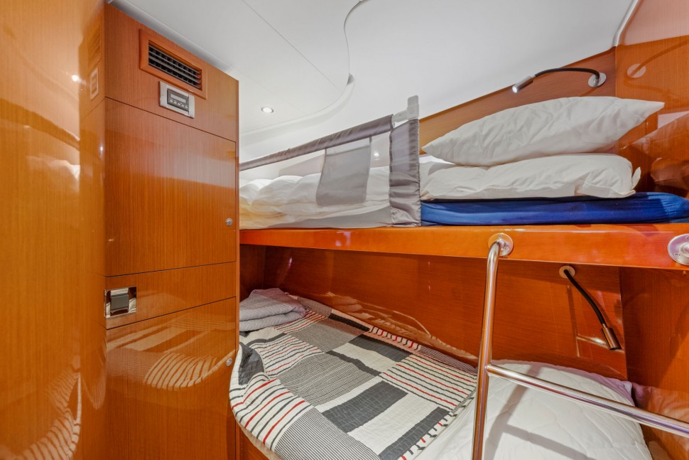 Swift Trawler 11 port cabin.jpg