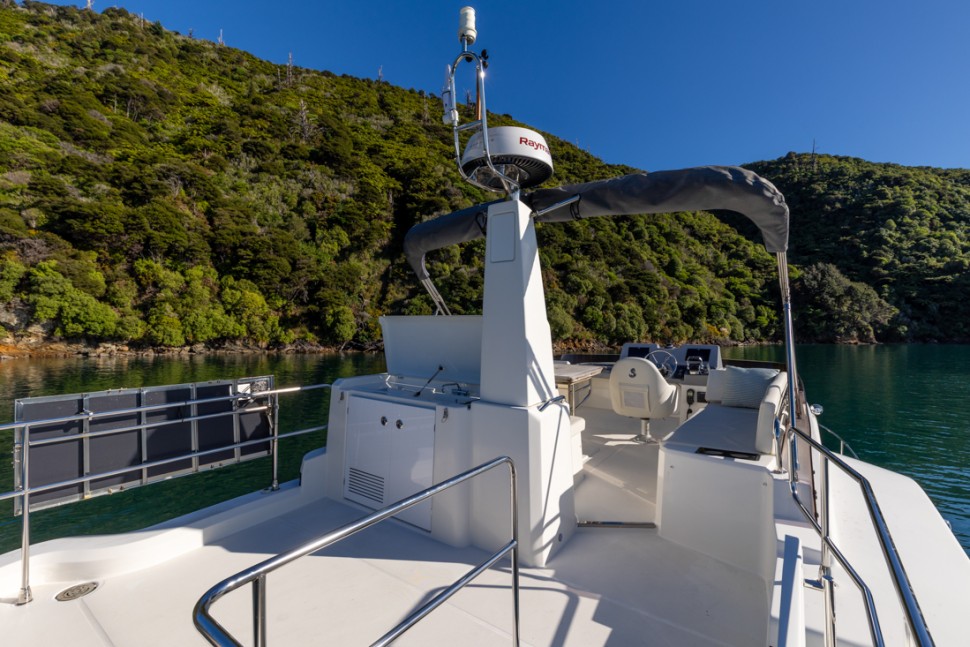 Swift Trawler 19 Flybridge fwd