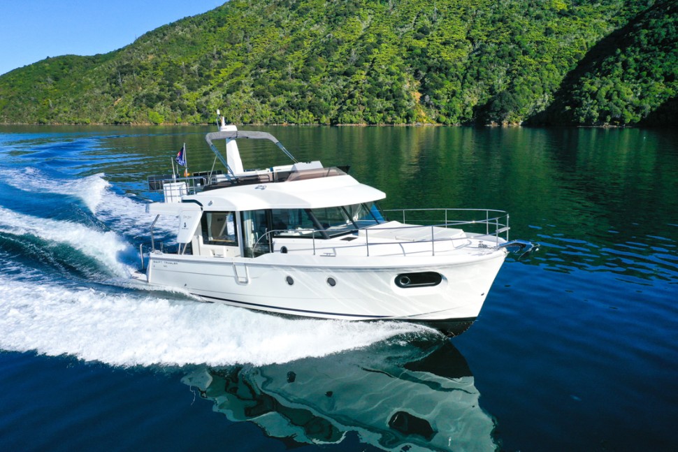 2022 | Beneteau Swift Trawler 41 Fly image