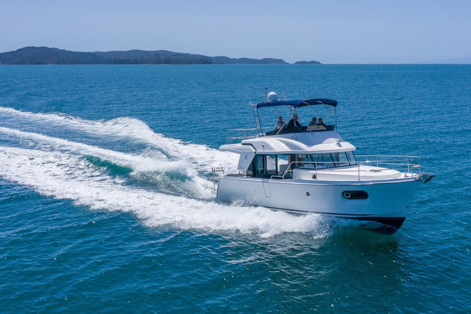 Swift Trawler 35 underway 2