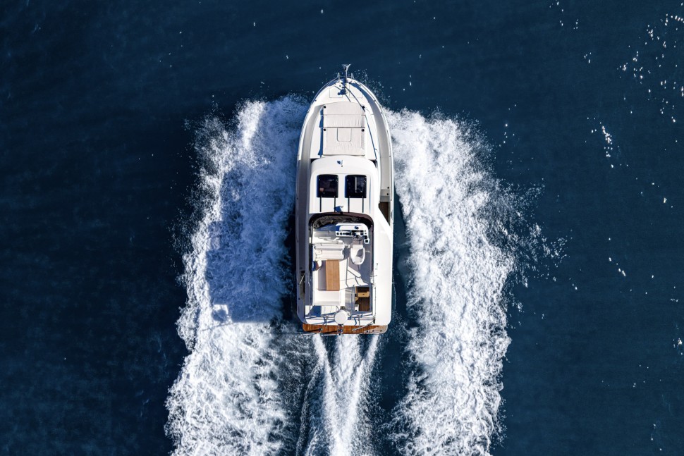 Swift Trawler 37 Fly Exterior 8