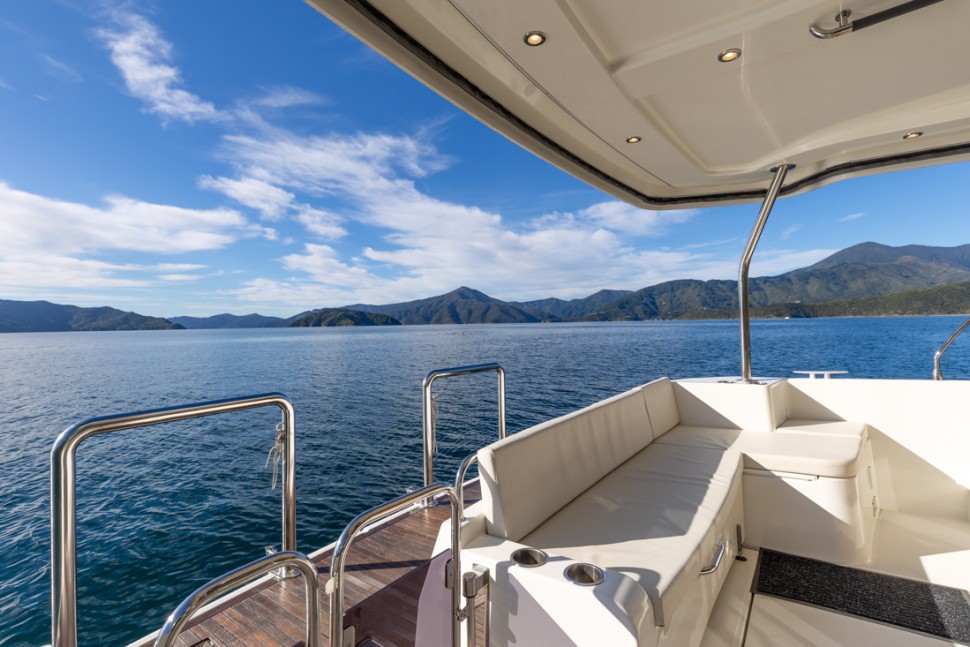 Swift Trawler 4 Cockpit port