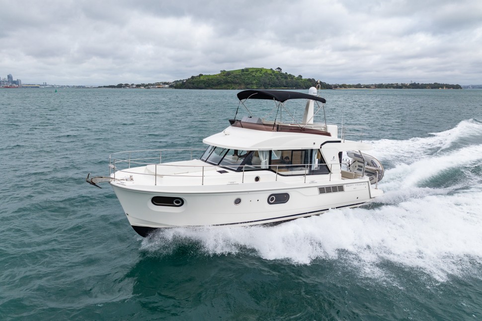 Swift Trawler 41 Fly Eclipse 1 exterior2