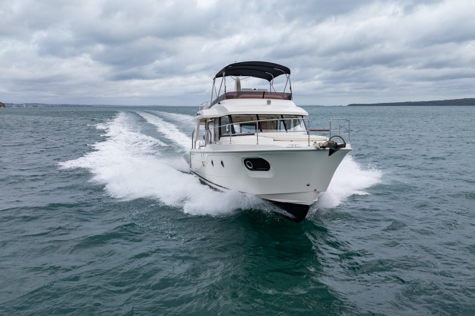 Swift Trawler 41 Fly Eclipse 2 exterior2