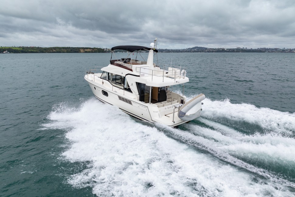 Swift Trawler 41 Fly Eclipse 3 exterior