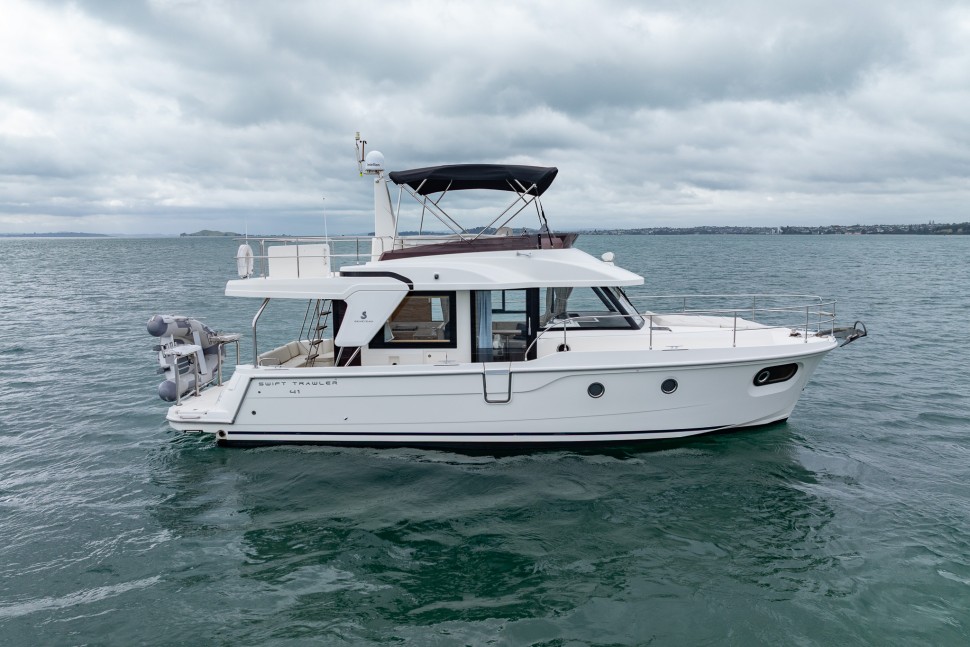 Swift Trawler 41 Fly Eclipse 5 exterior2