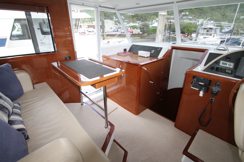 Swift trawler 8 pilothouse.jpg