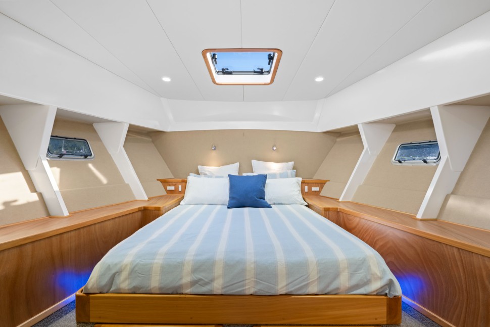 Wal Edwards 60 15 Fwd cabin.jpg