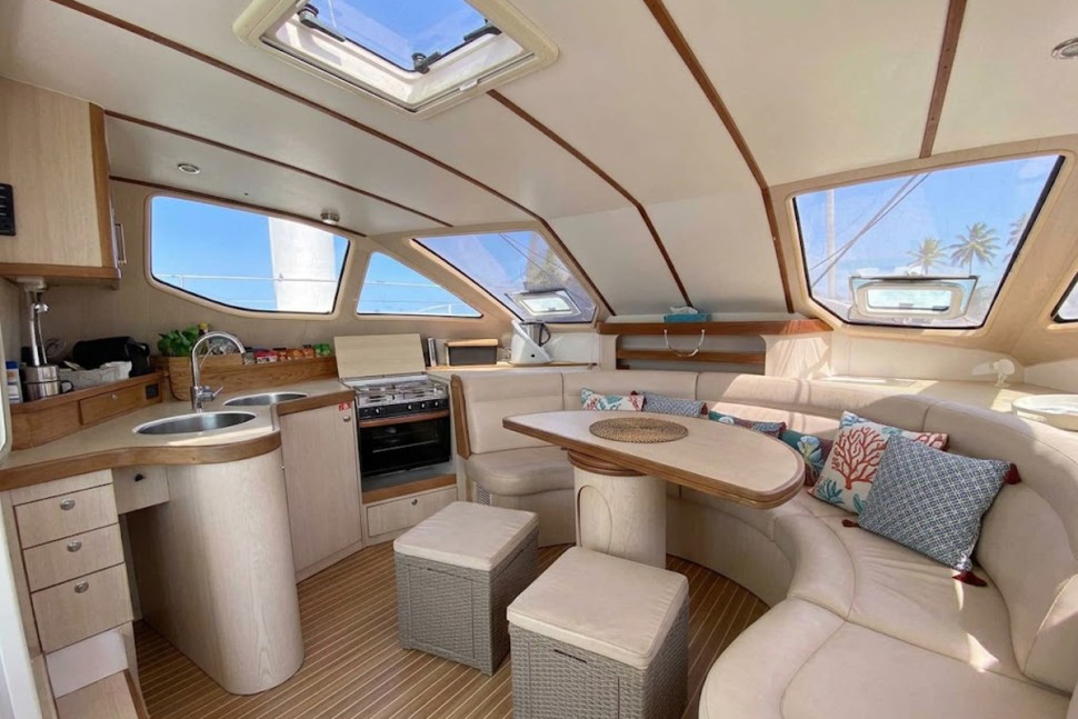 catana 411 11 saloon galley