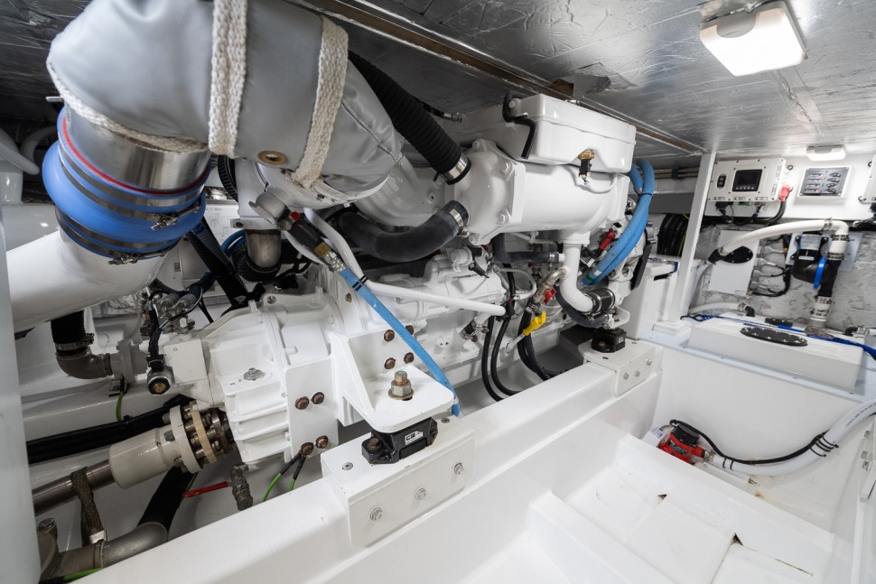 don senior arkadia 20 engine room