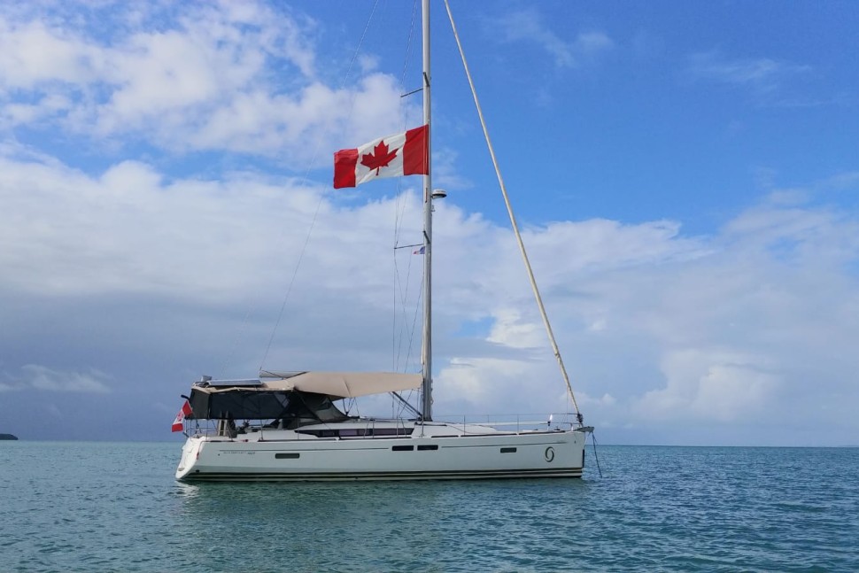 jeanneau sun odyssey 469 03 anchored side profile