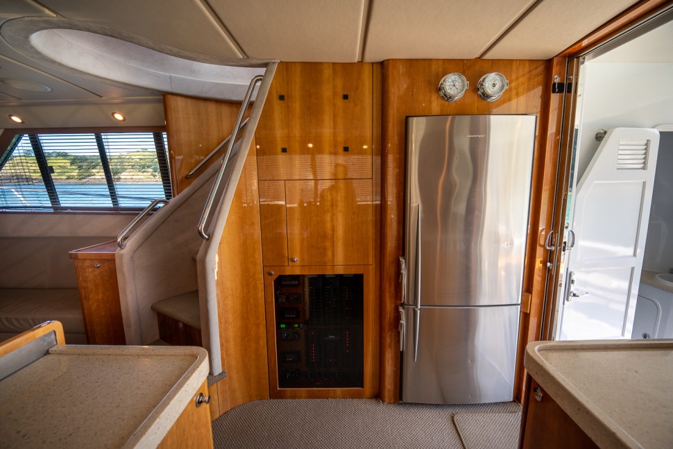 salthouse 52 watia 15 galley fridge and companionway