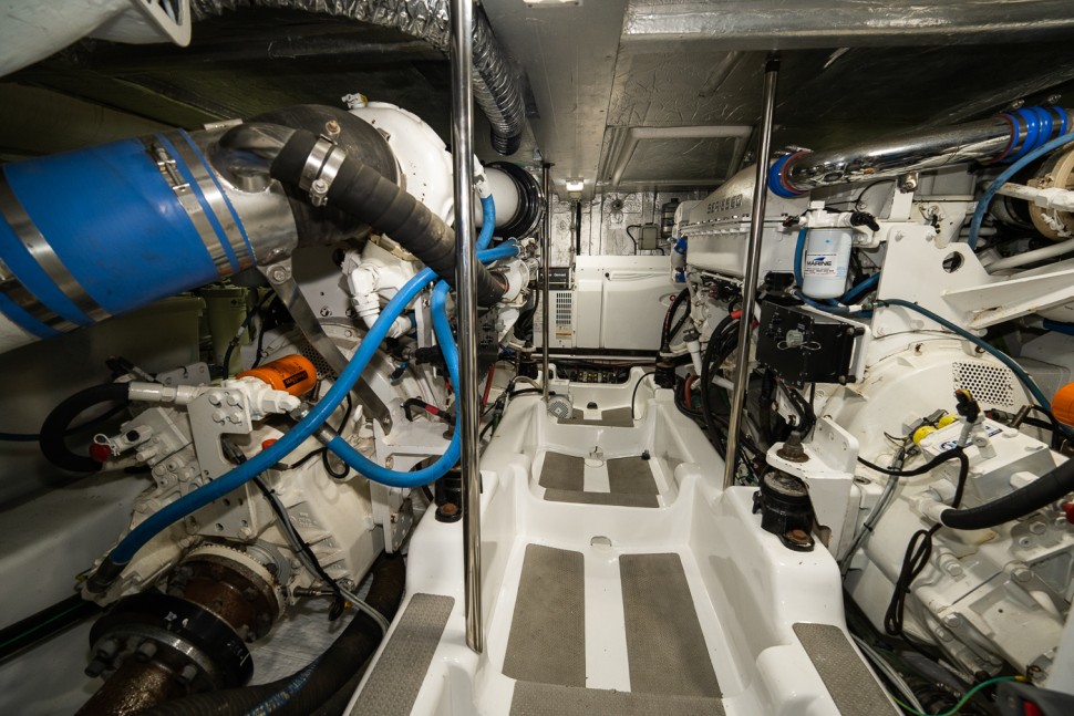 salthouse 52 watia 20 engine room