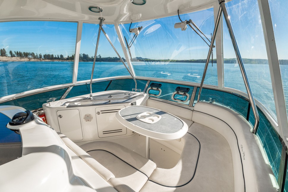 sea ray 500 10 flybridge settee