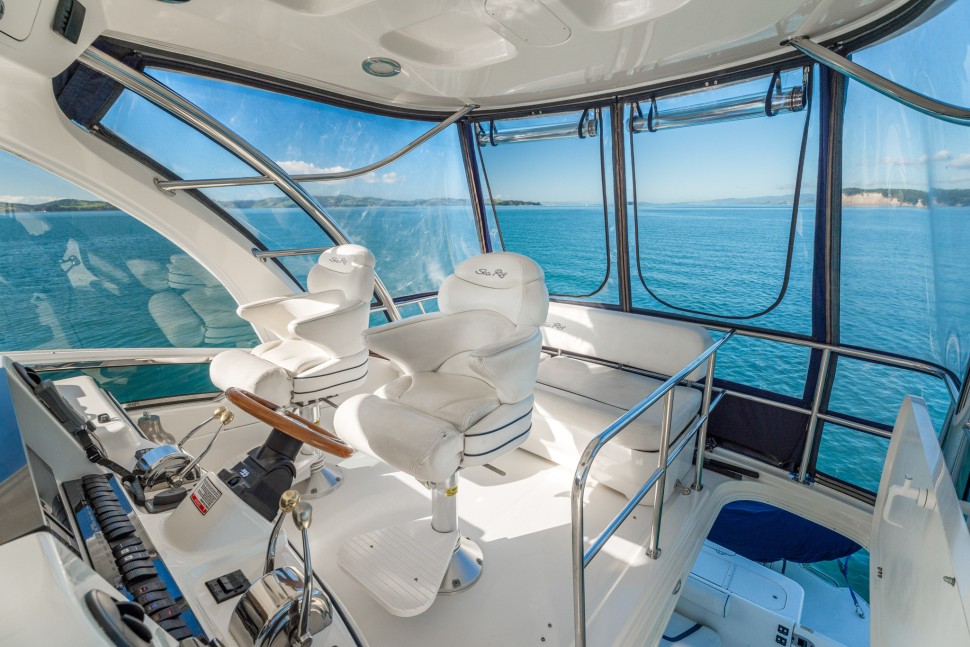 sea ray 500 11 helm aft