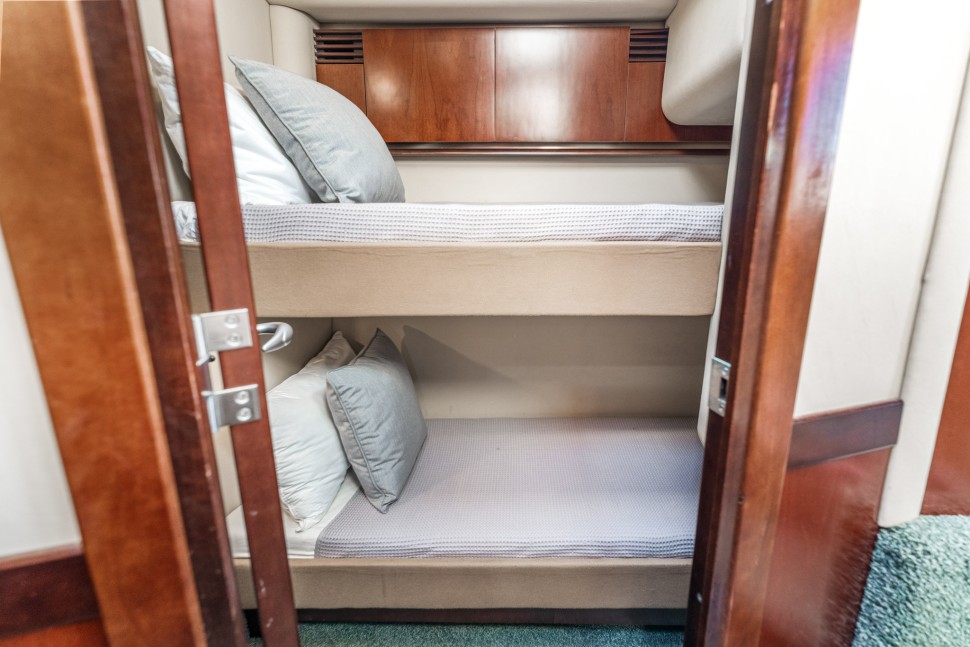 sea ray 500 17 bunk cabin
