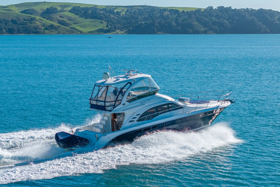 sea ray 500 2 starboard exterior