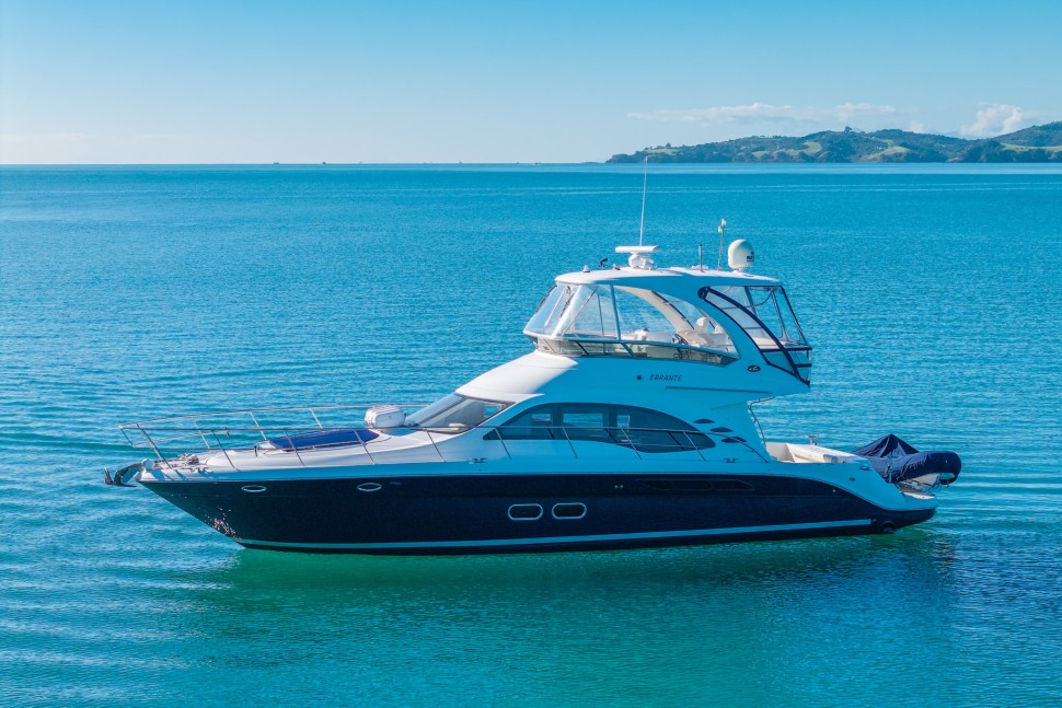 sea ray 500 6 port anchored